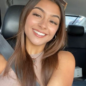 Meet your Posher, Alejandra